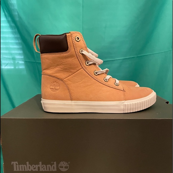 Timberline Women’s Boots - Picture 4 of 5